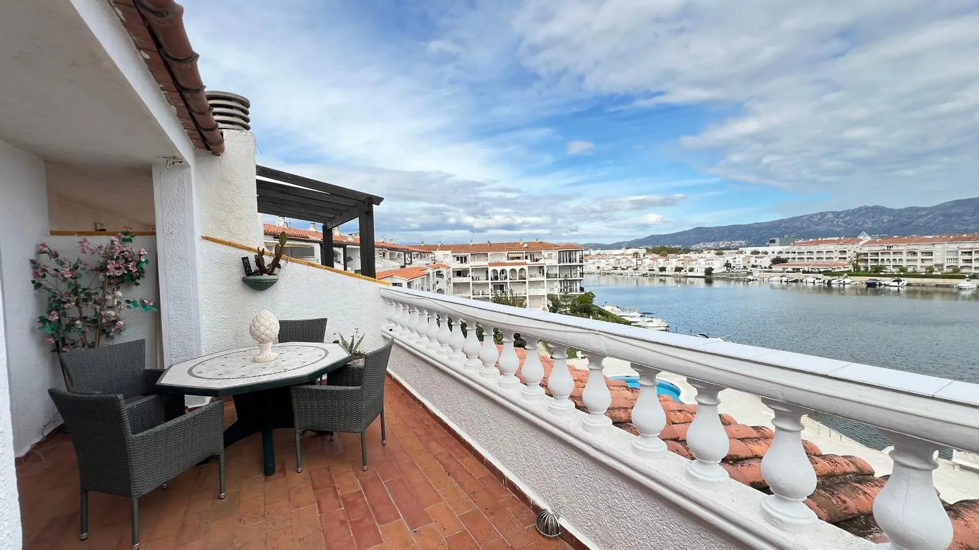 Apartamento Gran Lago Con Vistas Al Canal Ampuriabrava
